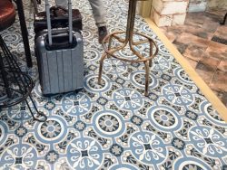 Pločica Brindisi Azul 22.5x22.5cm 1