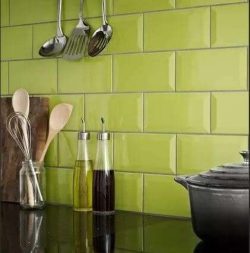 Pločica Monocolor Pistacho Biselado Brillo 10x20cm 1